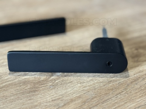 Klamka z zamknięciem w prawej rękojeści SORELLA Rozeta RTH Lock BK RIGHT - czarny matowy